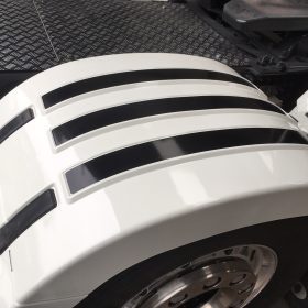 Volvo Wing Top strips